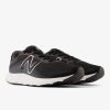 ⁦NEW BALANCE 520v8 נעלי ניו באלאנס ריצת כביש גברים צבע שחור לבן⁩ – תמונה ⁦4⁩