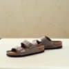 ⁦בירקנשטוק כפכפי גברים אריזונה סטון Birkenstock Arizona Birko-Flor Nubuck Stone⁩ – תמונה ⁦3⁩